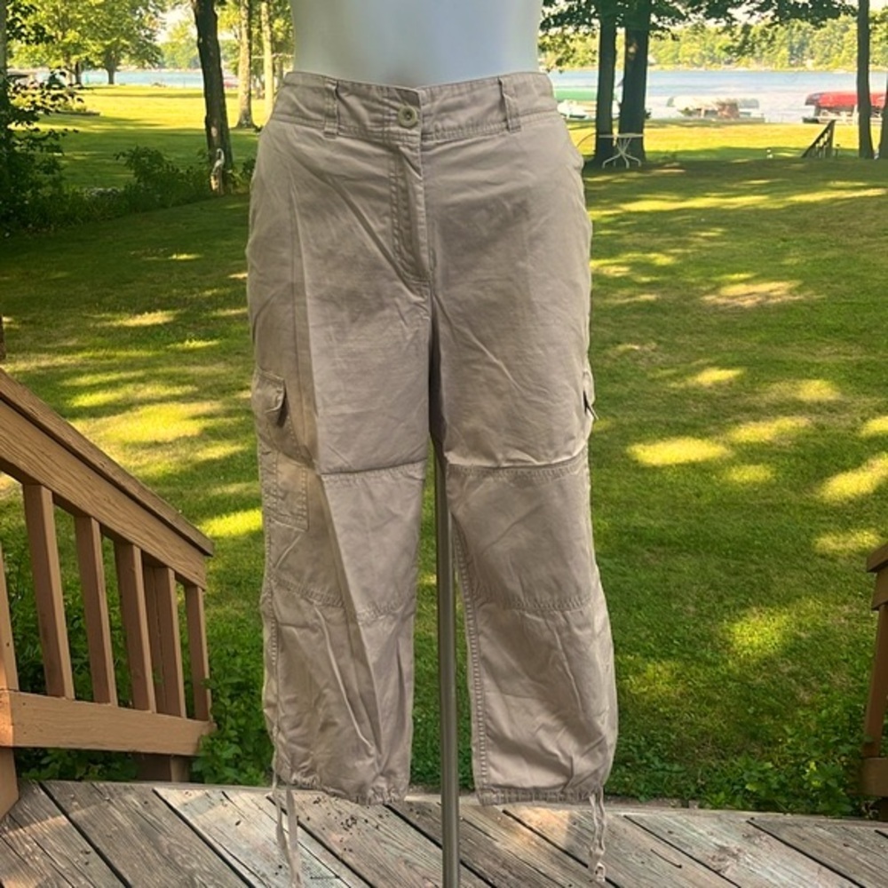 Saks Fifth Ave Threads cargo style capris 12